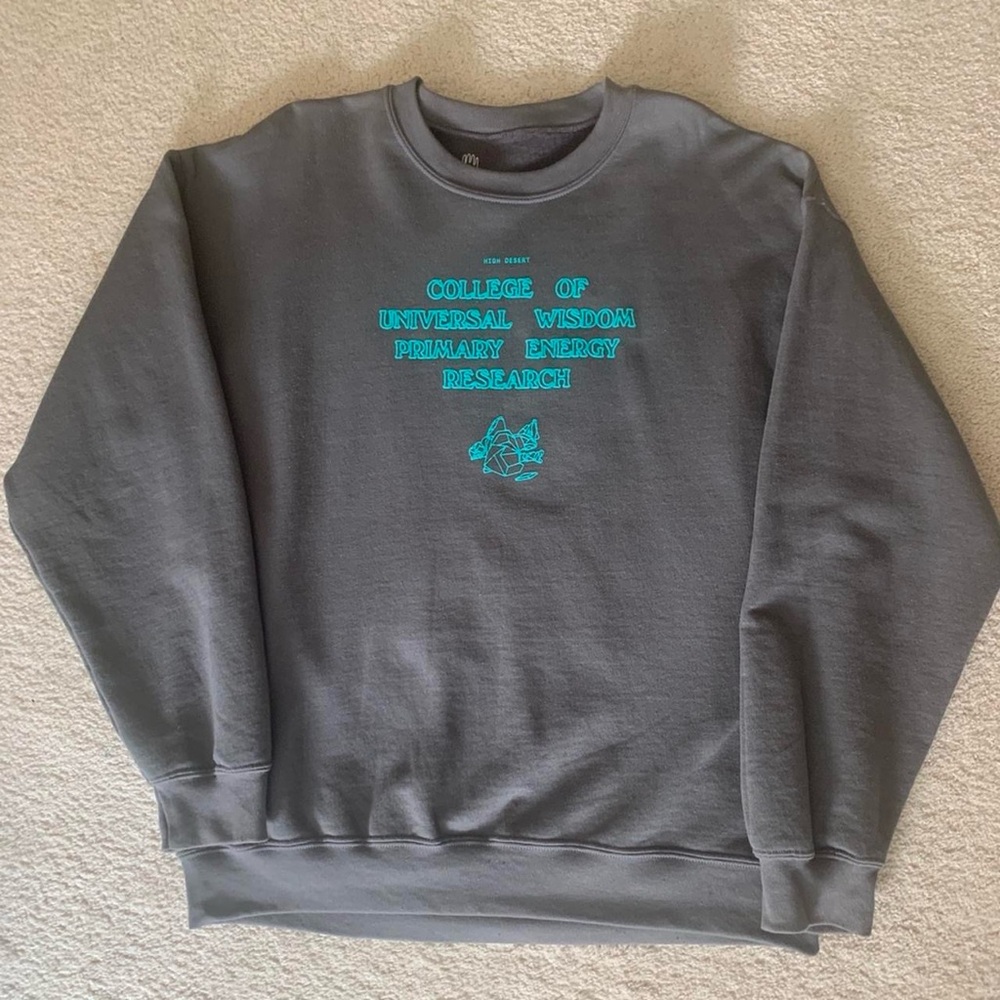 Gray and Blue Crew Neck Sweatshirt with Ribbed Cuffs